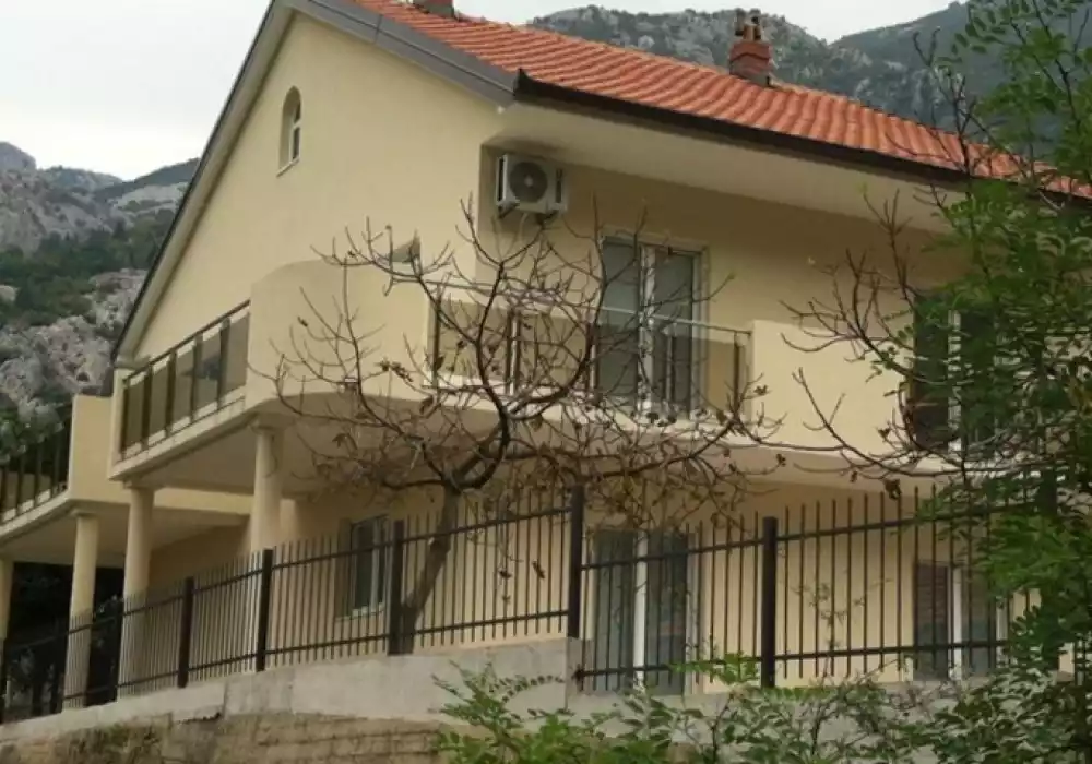 House 170m² in Montenegro, Kotor. Priced at 310000€ rent photo-13