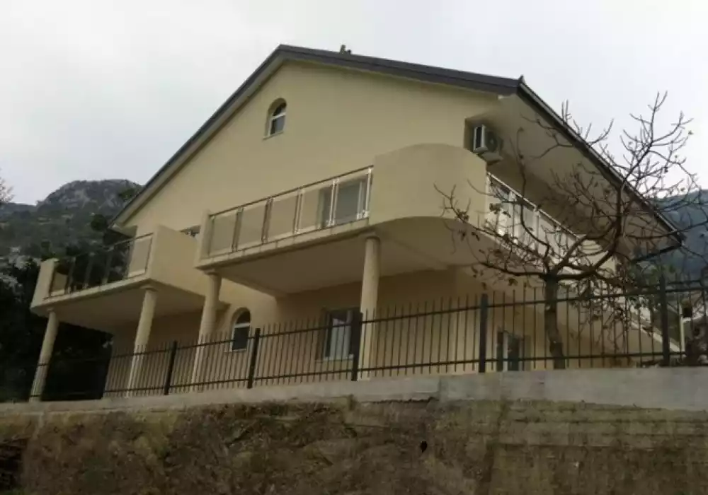 House 170m² in Montenegro, Kotor. Priced at 310000€ rent photo-17