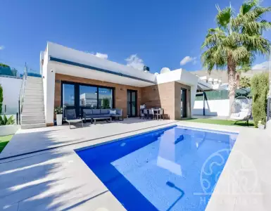 Buy in Spain for 599000€