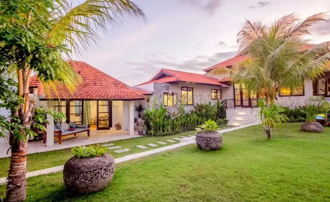 Villa 2000m² in Indonesia, Bukit-Uluwatu. Priced at 5167$ rent photo-7