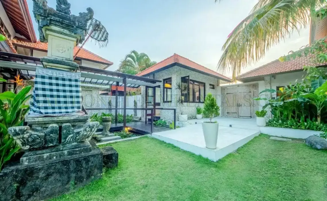 Villa 2000m² in Indonesia, Bukit-Uluwatu. Priced at 5167$ rent photo-9