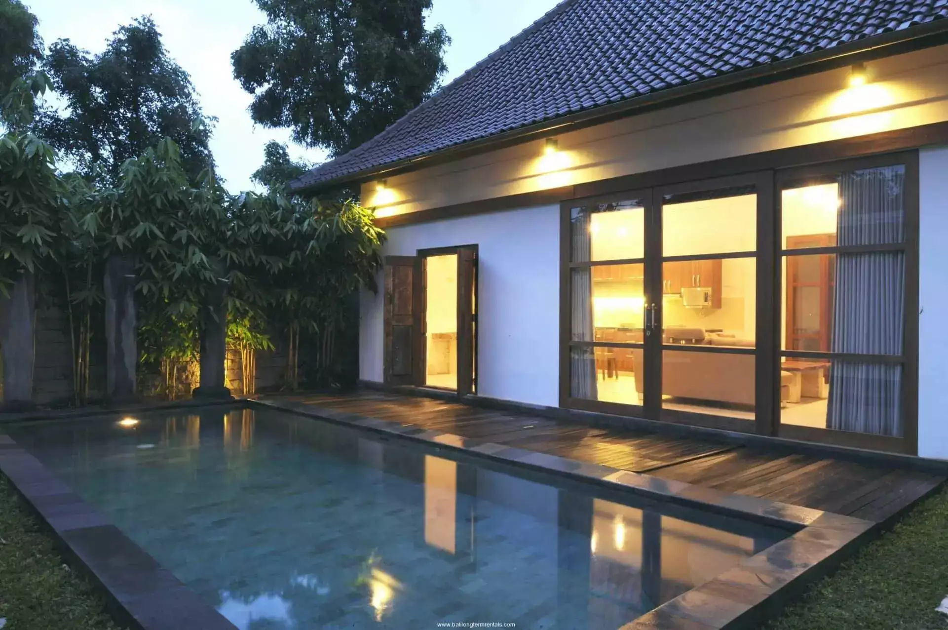 Villa 300m² in Indonesia, Sanur. Priced at 853$ rent photo-1
