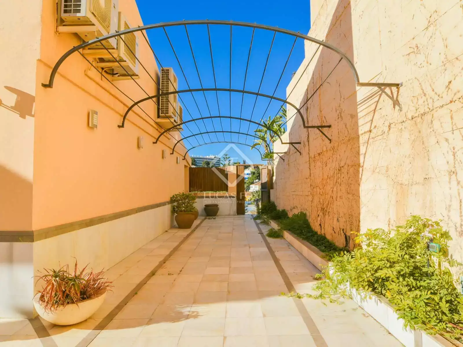 House 728m² in Spain, Malaga. Priced at 1834012£ rent photo-10