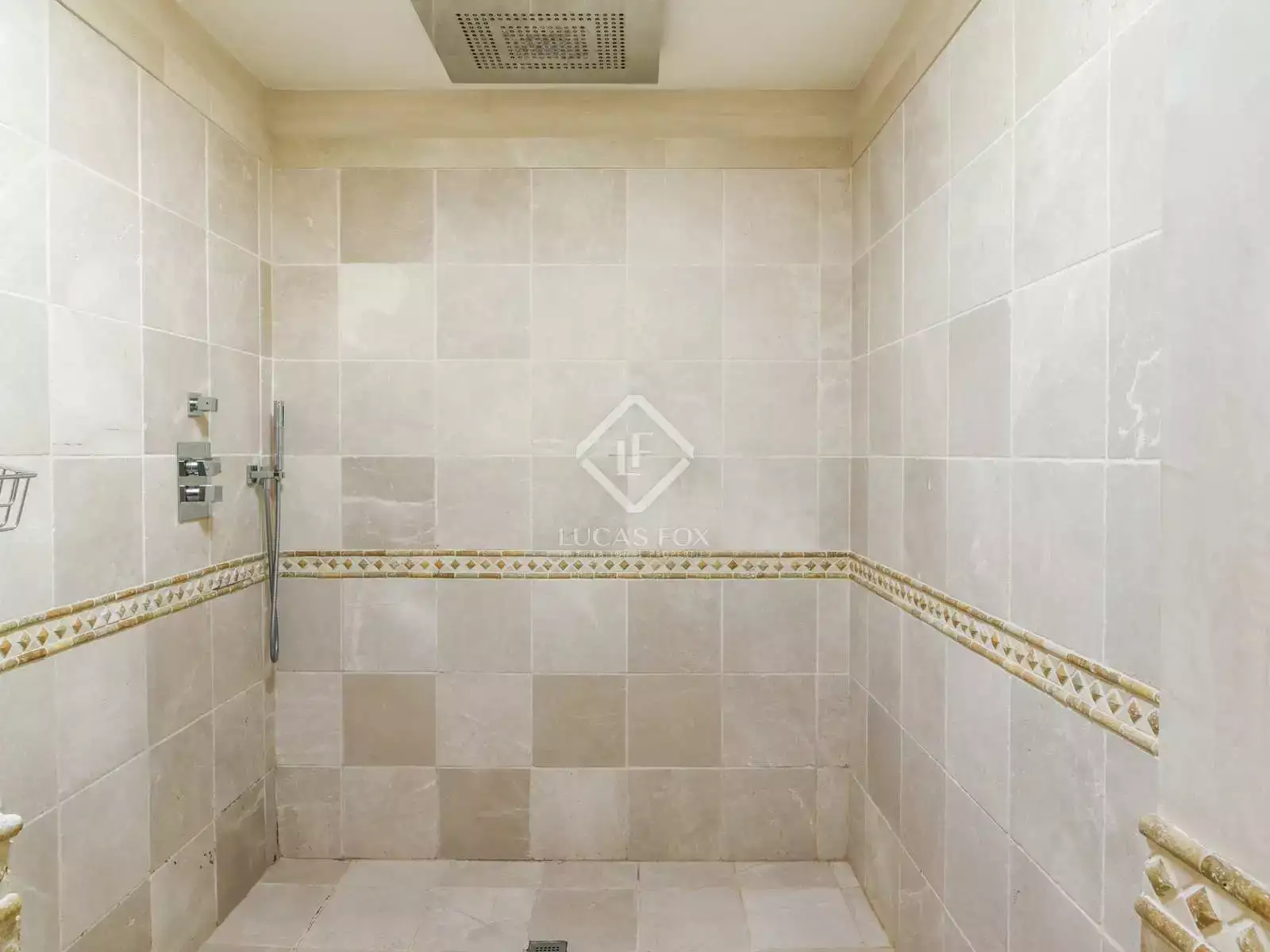 House 728m² in Spain, Malaga. Priced at 1834012£ rent photo-34
