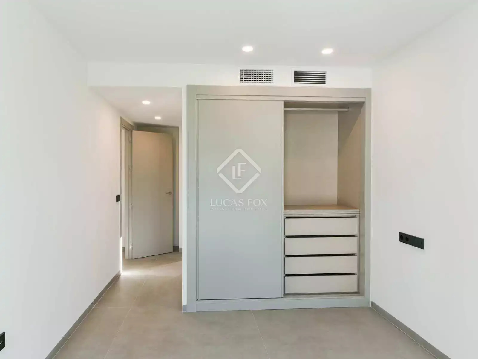 House 728m² in Spain, Malaga. Priced at 1834012£ rent photo-70