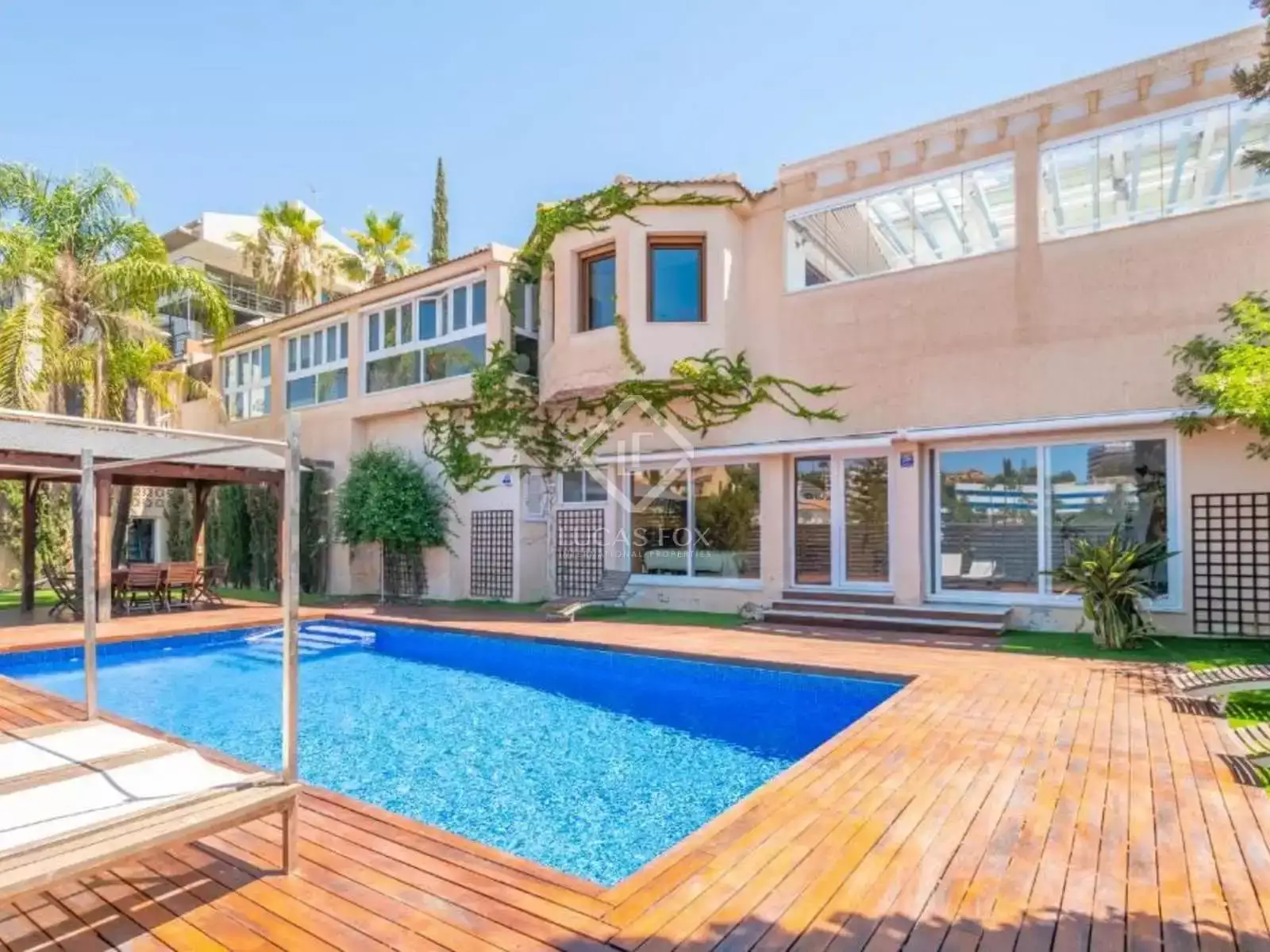 House 728m² in Spain, Malaga. Priced at 1834012£ rent photo-78