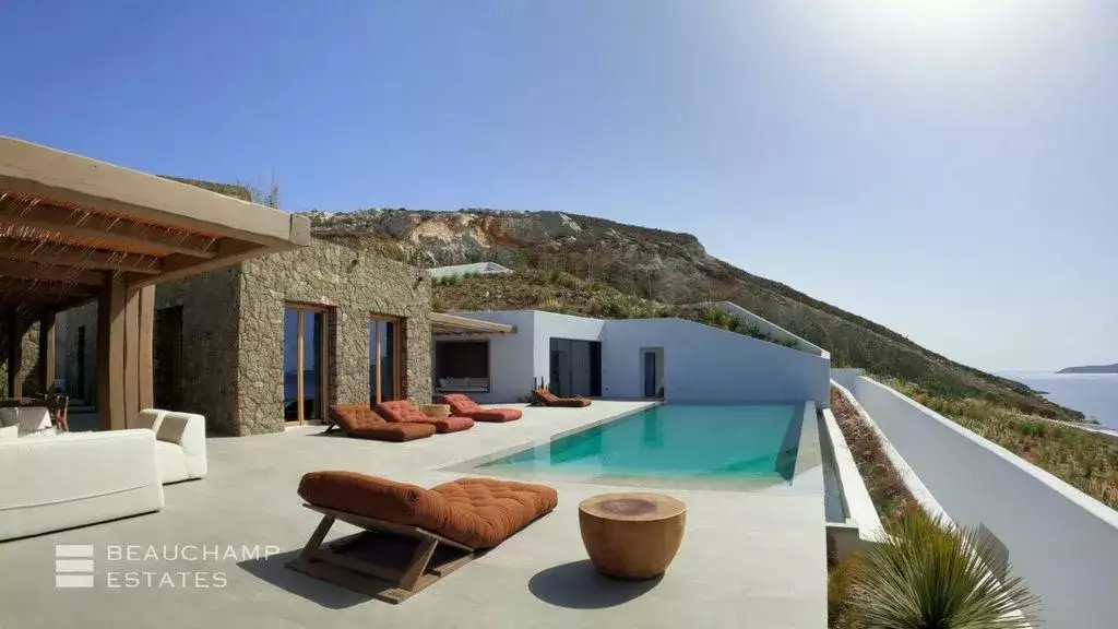 Villa 500m² in Greece, Mykonos. Priced at 37400€ rent photo-1