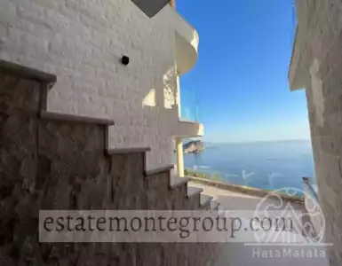 Buy in Montenegro for 295225€