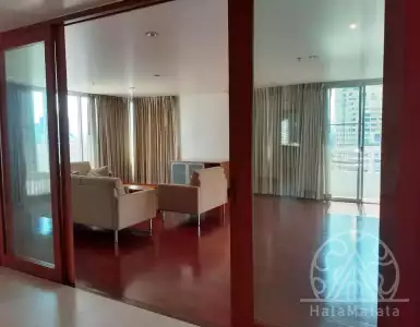 Rent in Thailand for 3330€