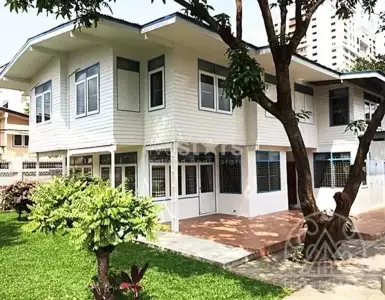 Rent in Thailand for 1540€