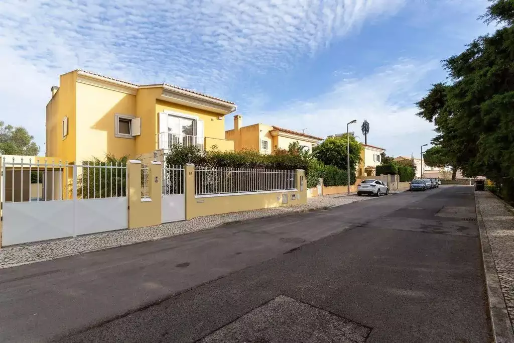 Villa 173m² in Portugal, Estoril. Priced at 5500€ rent photo-2