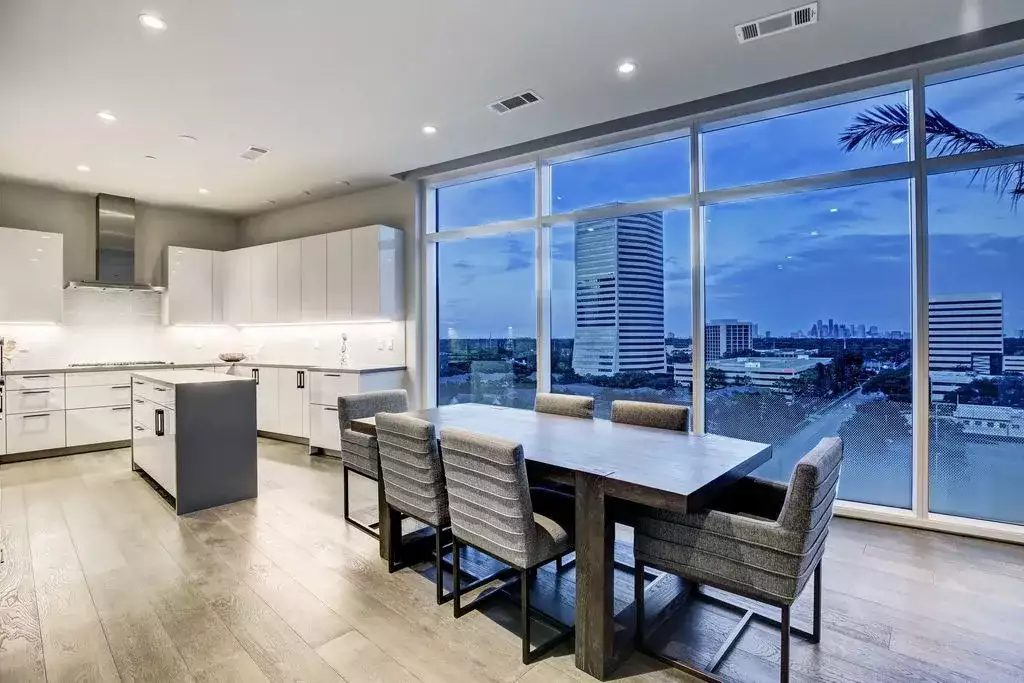 Other Properties 229m² in USA, Houston. Priced at 6470€ rent photo-1