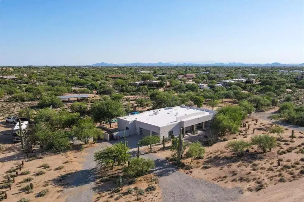 House 301m² in USA, Scottsdale. Priced at 10160€ rent photo-5