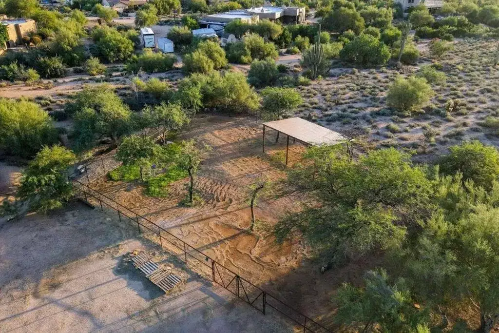 House 301m² in USA, Scottsdale. Priced at 10160€ rent photo-6