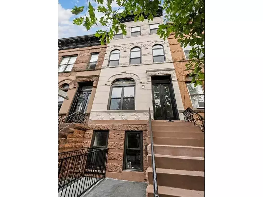 Townhouse 278m² in USA, Brooklyn. Priced at 6930€ rent photo-1