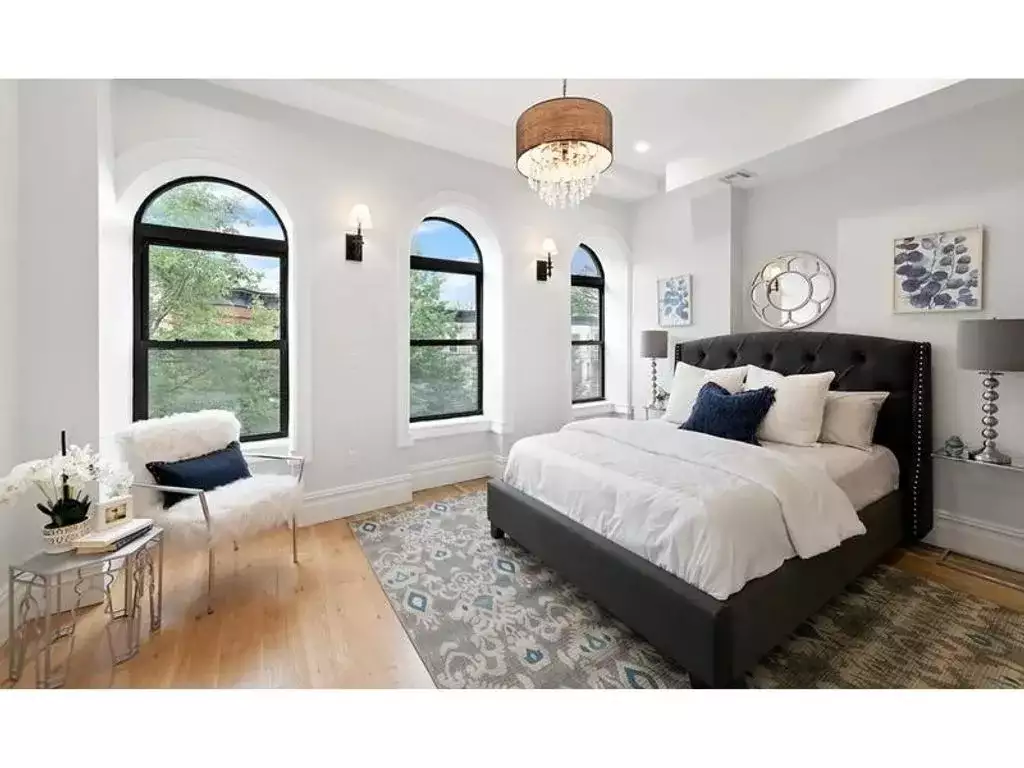 Townhouse 278m² in USA, Brooklyn. Priced at 6930€ rent photo-6
