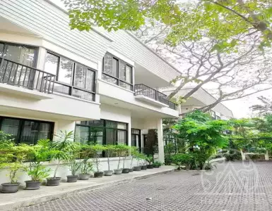 Rent in Thailand for 3080€