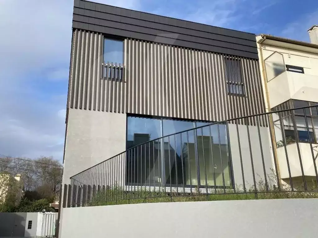 House 270m² in Portugal, Porto. Priced at 3600€ rent photo-2