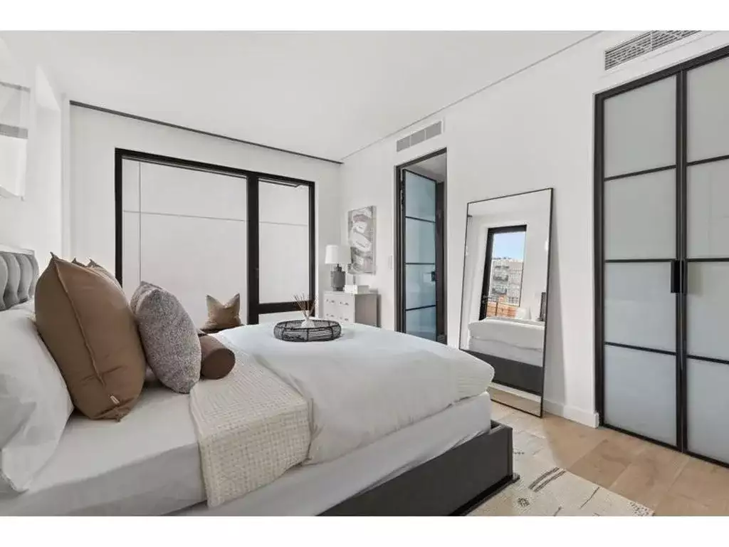 Other Properties 101m² in USA, Brooklyn. Priced at 7850€ rent photo-4