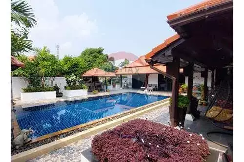 Other Properties 588m² in Thailand, Pattaya. Priced at 296342£ rent photo-1