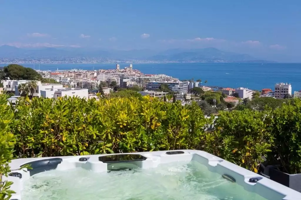 Flat 142m² in France, Antibes. Priced at 2856832£ rent photo-1