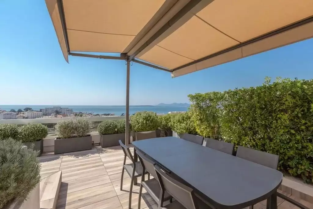Flat 142m² in France, Antibes. Priced at 2856832£ rent photo-3