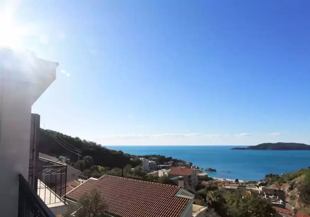 Flat 120m² in Montenegro, Sveti Stefan. Priced at 300000€ rent photo-1