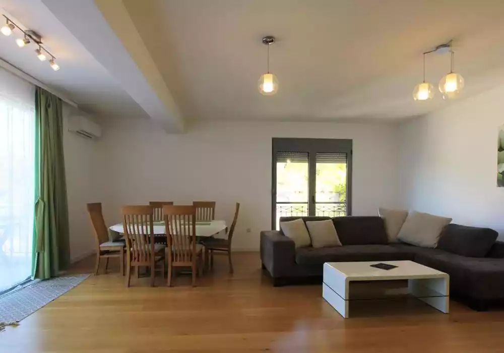 Flat 120m² in Montenegro, Sveti Stefan. Priced at 300000€ rent photo-2