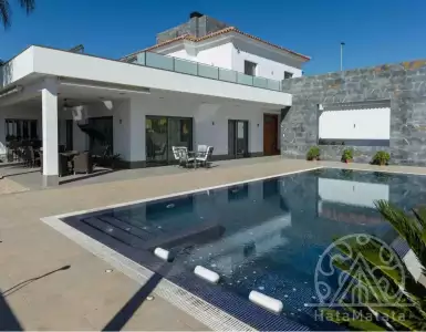 Buy in Spain for 1700000€