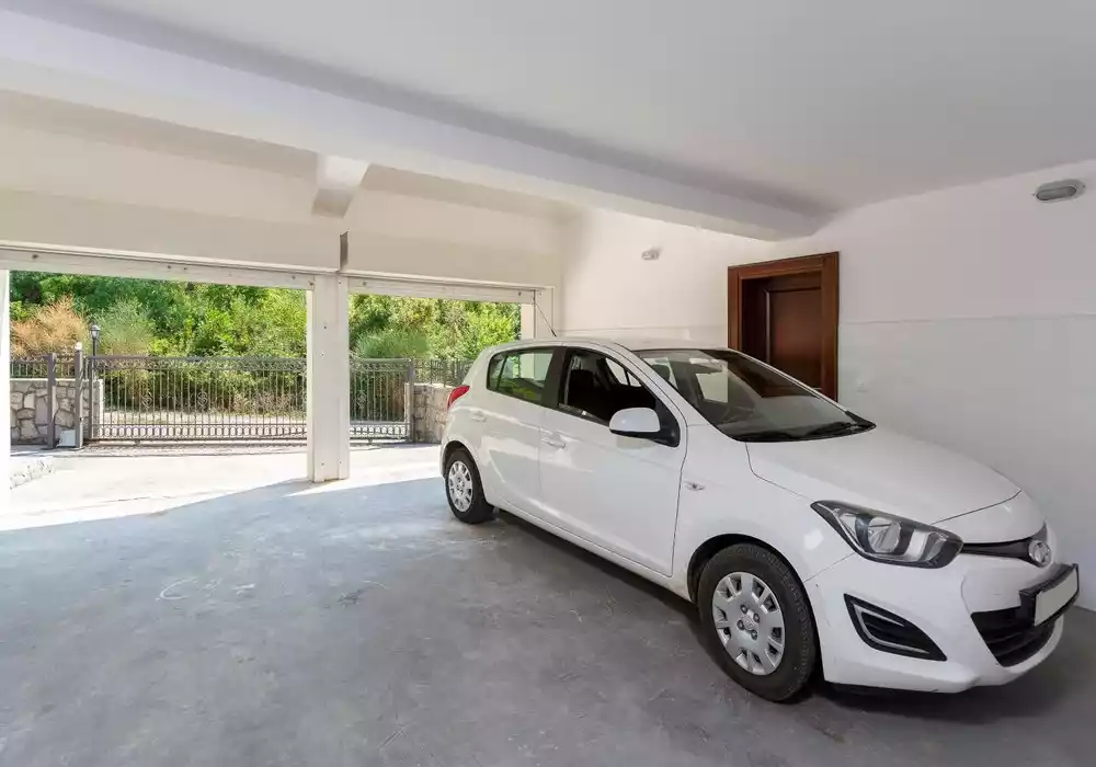 Villa 414m² in Montenegro, Rezevici. Priced at 850000€ rent photo-16