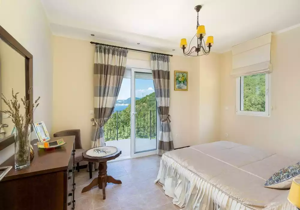 Villa 414m² in Montenegro, Rezevici. Priced at 850000€ rent photo-17