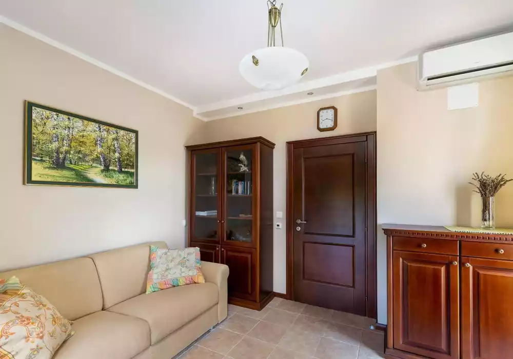 Villa 414m² in Montenegro, Rezevici. Priced at 850000€ rent photo-4
