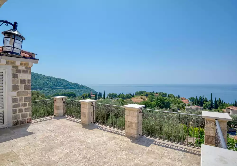 Villa 500m² in Montenegro, Rezevici. Priced at 2850000€ rent photo-26