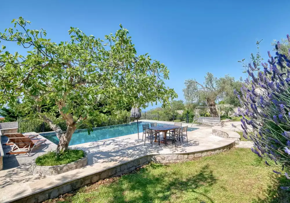 Villa 500m² in Montenegro, Rezevici. Priced at 2850000€ rent photo-5