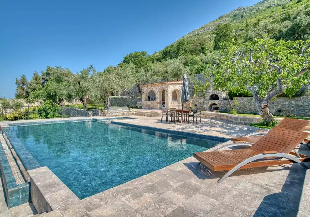 Villa 500m² in Montenegro, Rezevici. Priced at 2850000€ rent photo-8