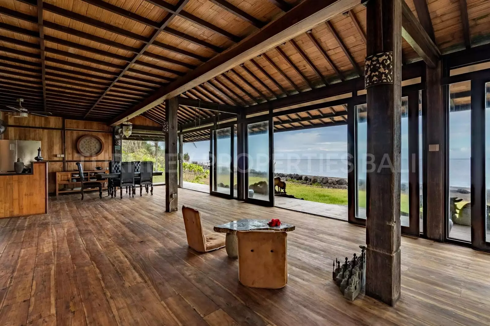 Villa 541m² in Indonesia, Karangasem. Priced at 1500000$ rent photo-14
