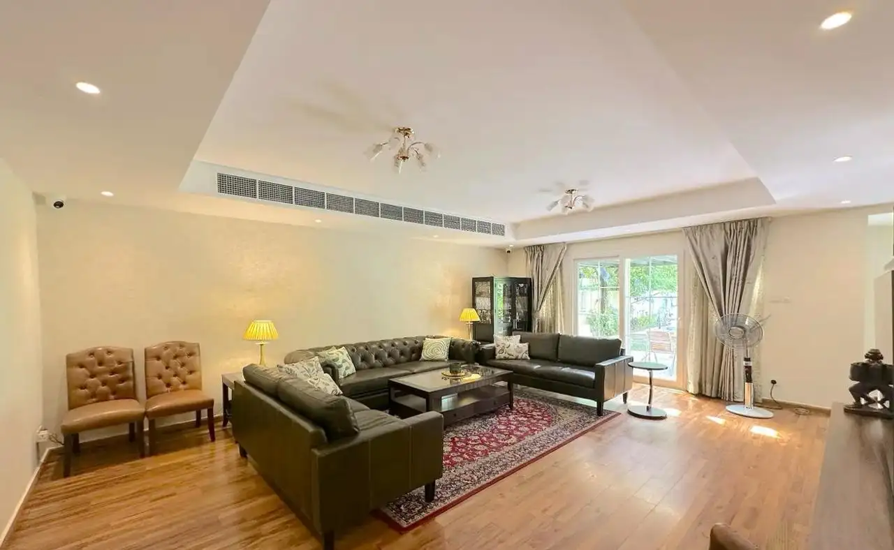 Villa 360m² in UAE (United Arab Emirates), Dubai. Priced at 1265998$ rent photo-15