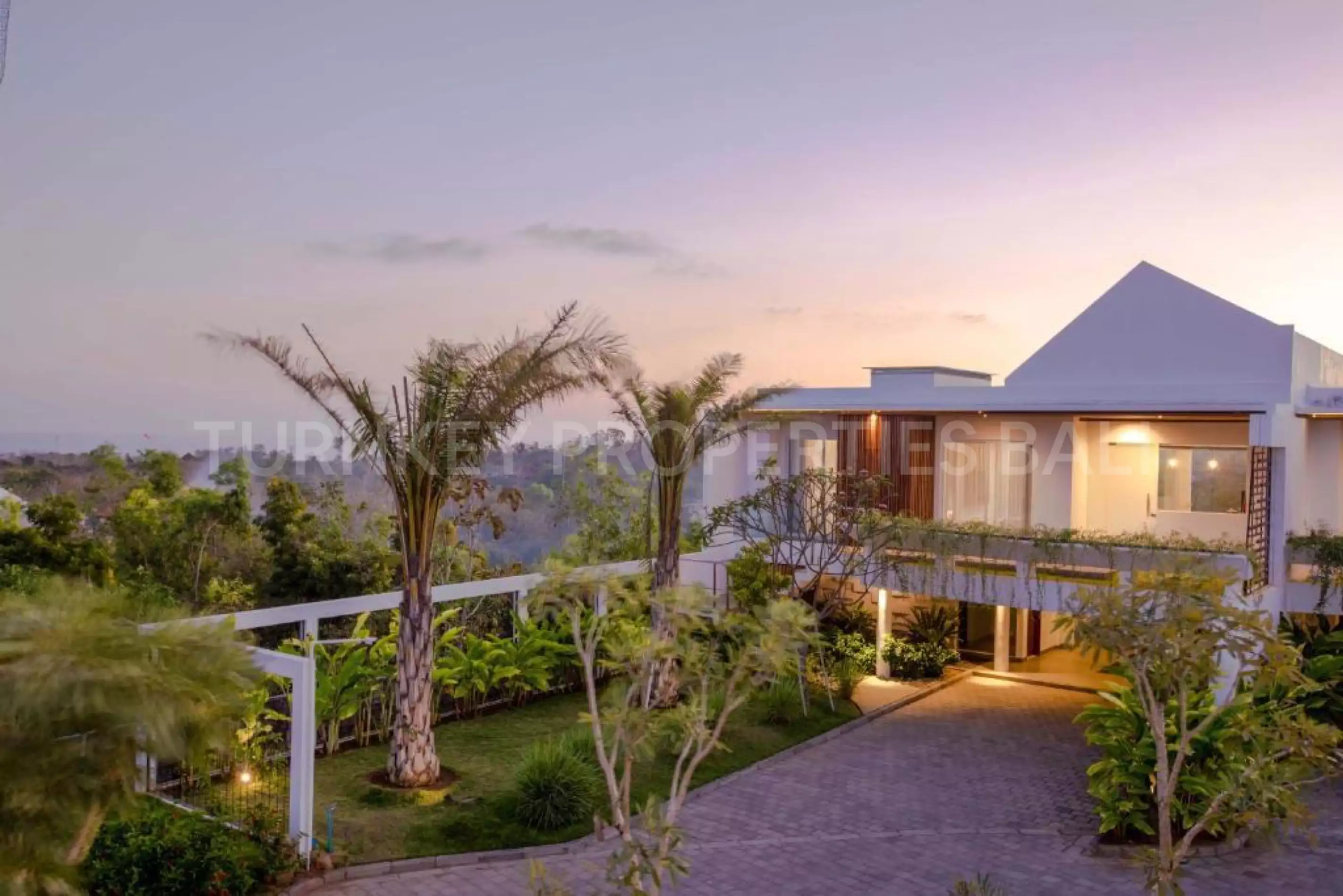 Villa 196m² in Indonesia, Bukit-Ungasan. Priced at 313104$ rent photo-13