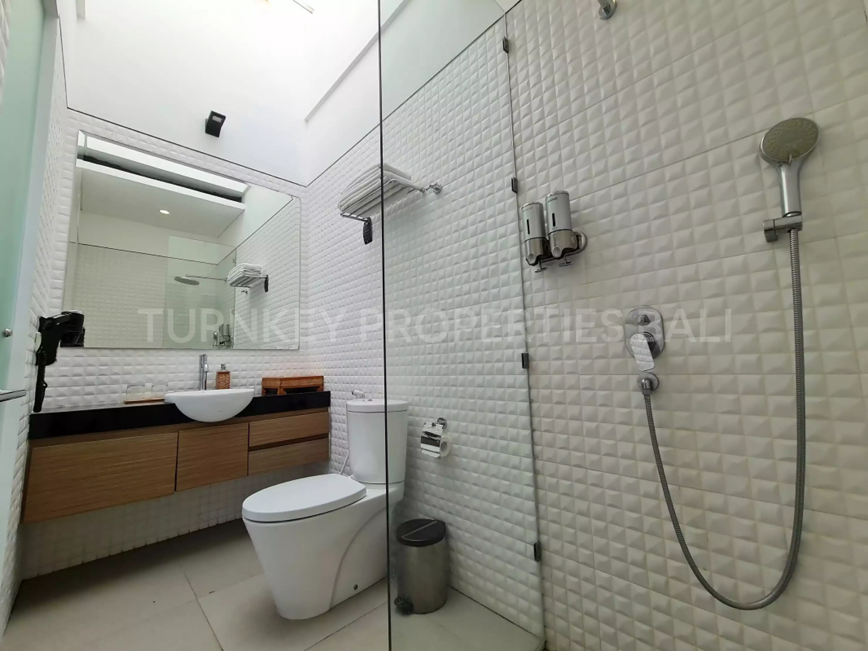 Villa 190m² in Indonesia, Tabanan-Kedungu. Priced at 276269$ rent photo-13