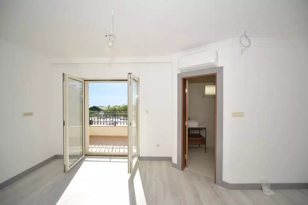 Flat 121m² in Montenegro, Prcanj. Priced at 300000€ rent photo-11