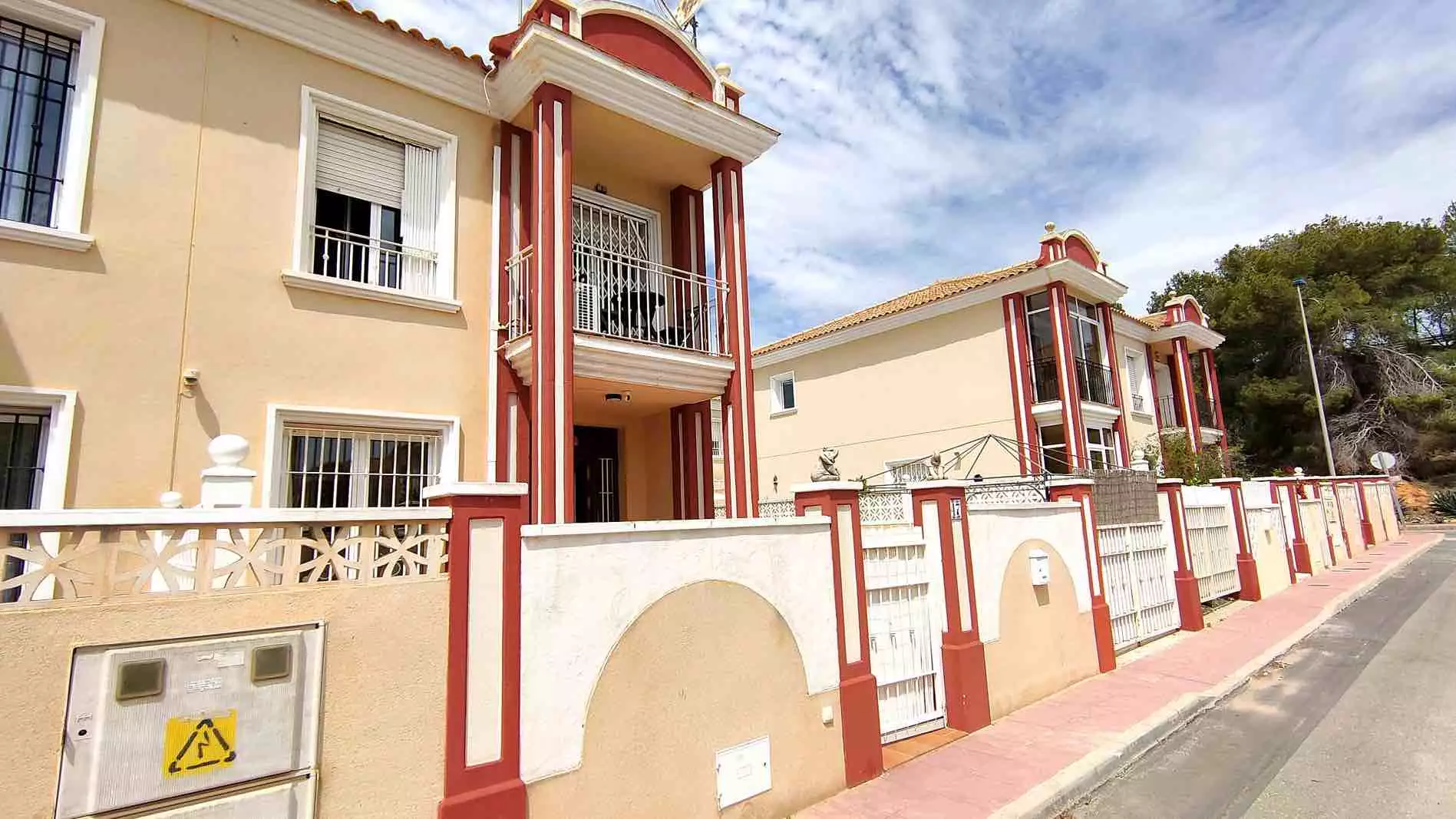 Townhouse 92m² in Spain, Deesa de Campoamor. Priced at 250000€ rent photo-1