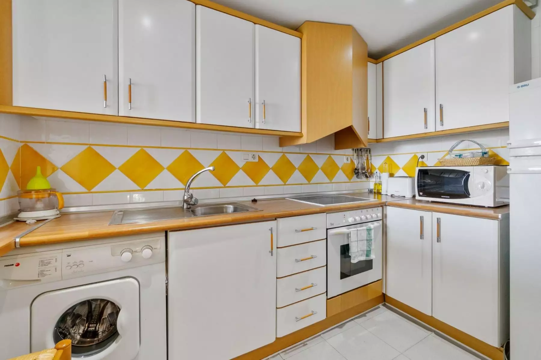 Flat 76m² in Spain, Deesa de Campoamor. Priced at 189000€ rent photo-9
