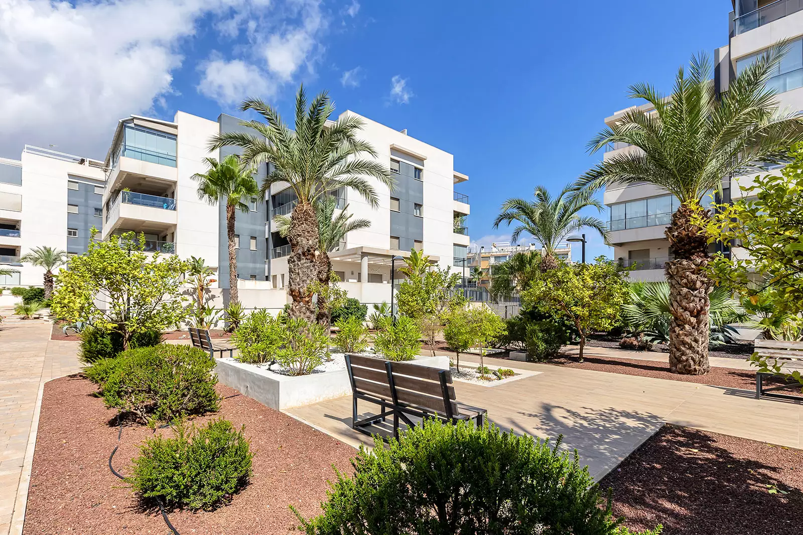 Flat 84m² in Spain, Orihuela Costa. Priced at 274000€ rent photo-4