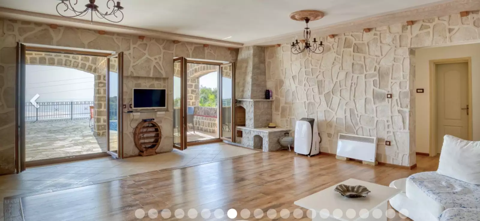 Villa 466m² in Montenegro, Petrovac. Priced at 950000€ rent photo-13