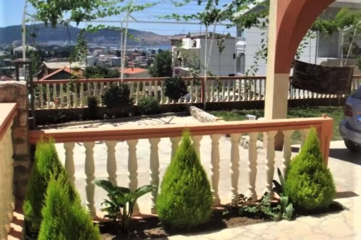 House 550m² in Spain, Barcelona. Priced at 700000€ rent photo-3