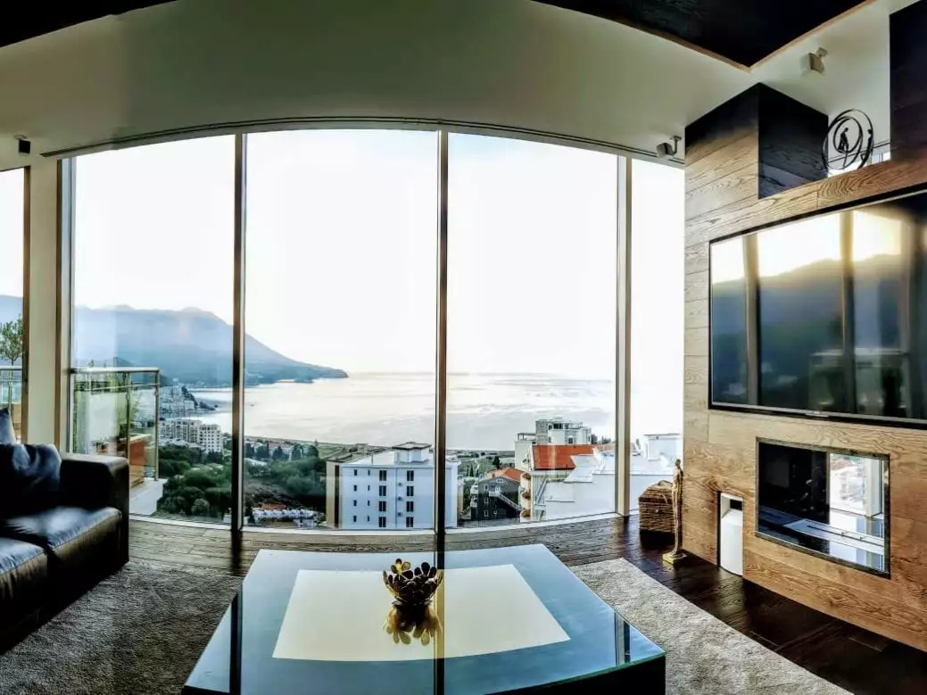 Flat 168m² in Montenegro, Becici. Priced at 575000€ rent photo-2