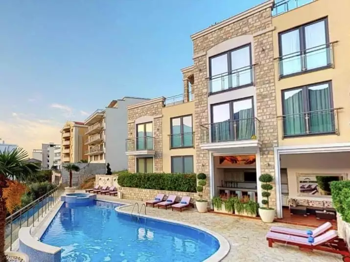 Flat 168m² in Montenegro, Becici. Priced at 575000€ rent photo-12