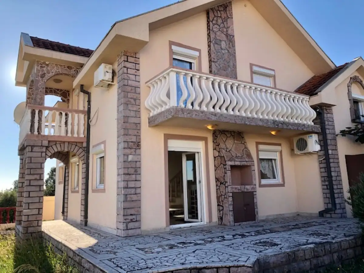 House 180m² in Montenegro, Krimovica. Priced at 350000€ rent photo-1
