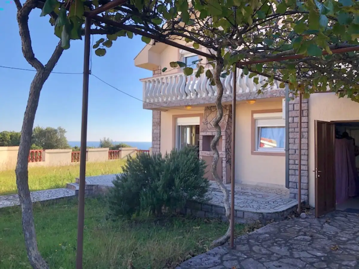 House 180m² in Montenegro, Krimovica. Priced at 350000€ rent photo-2