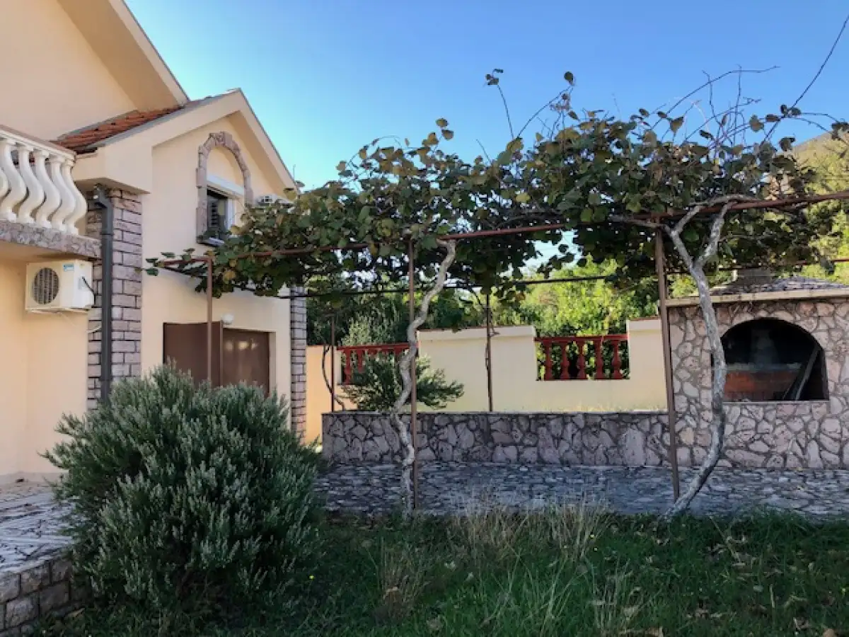 House 180m² in Montenegro, Krimovica. Priced at 350000€ rent photo-3